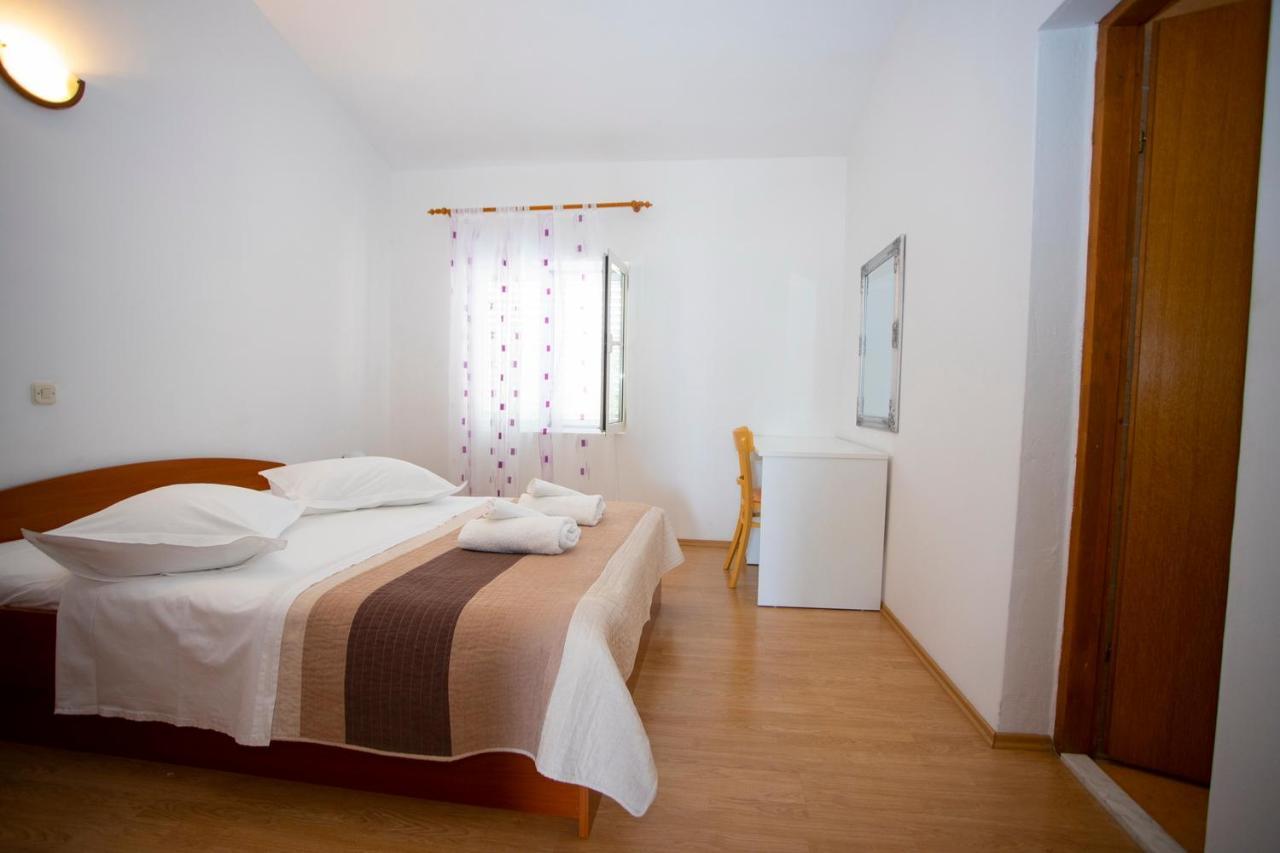 Apartmani Miki Podgora Exterior photo