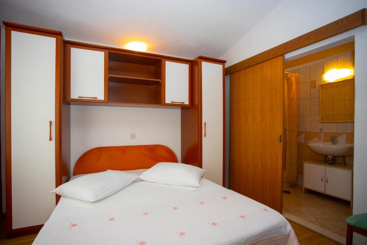 Apartmani Miki Podgora Exterior photo